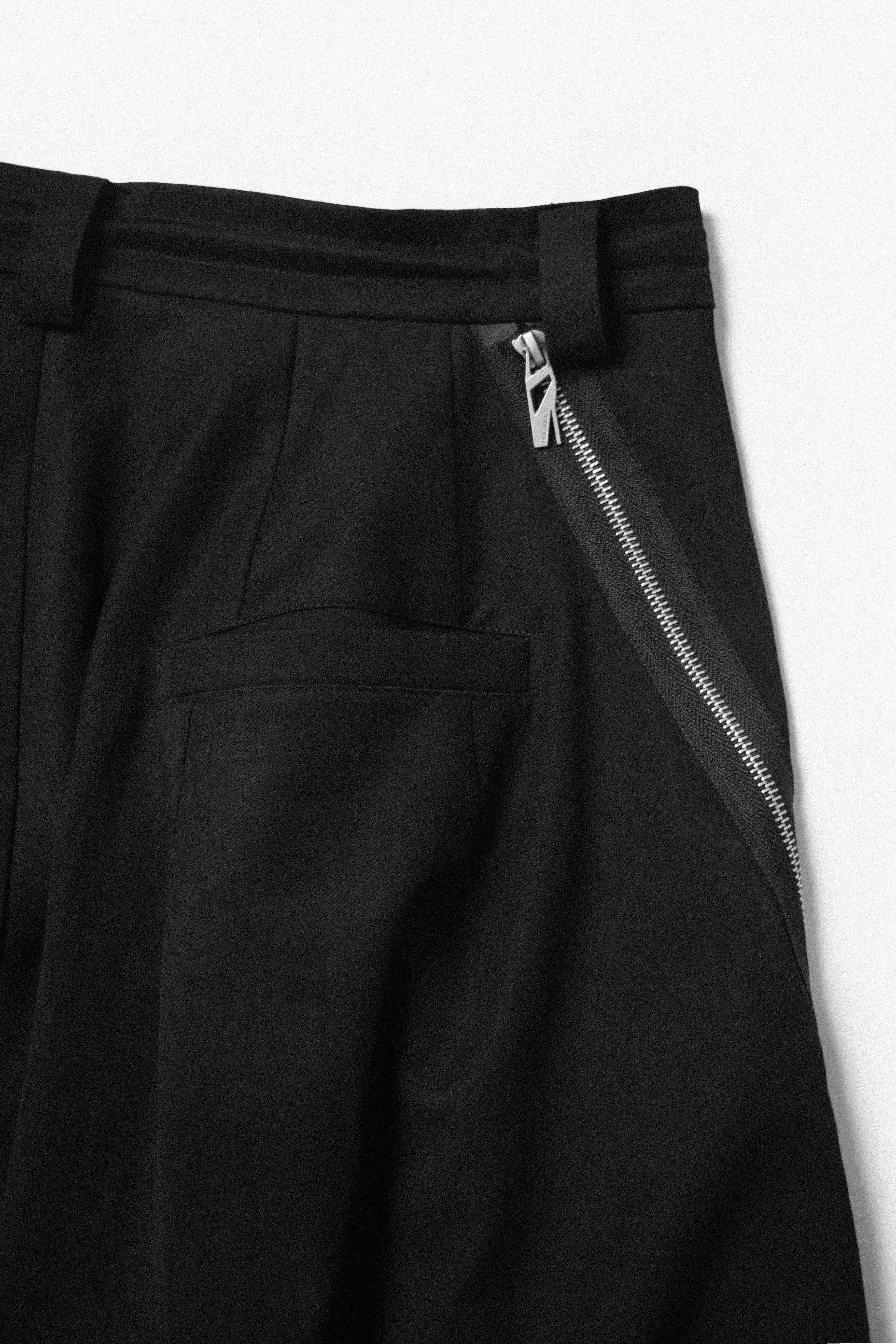 RELABEL Low-Rise Multi-Fold Asymmetrical Casual Suit Pants