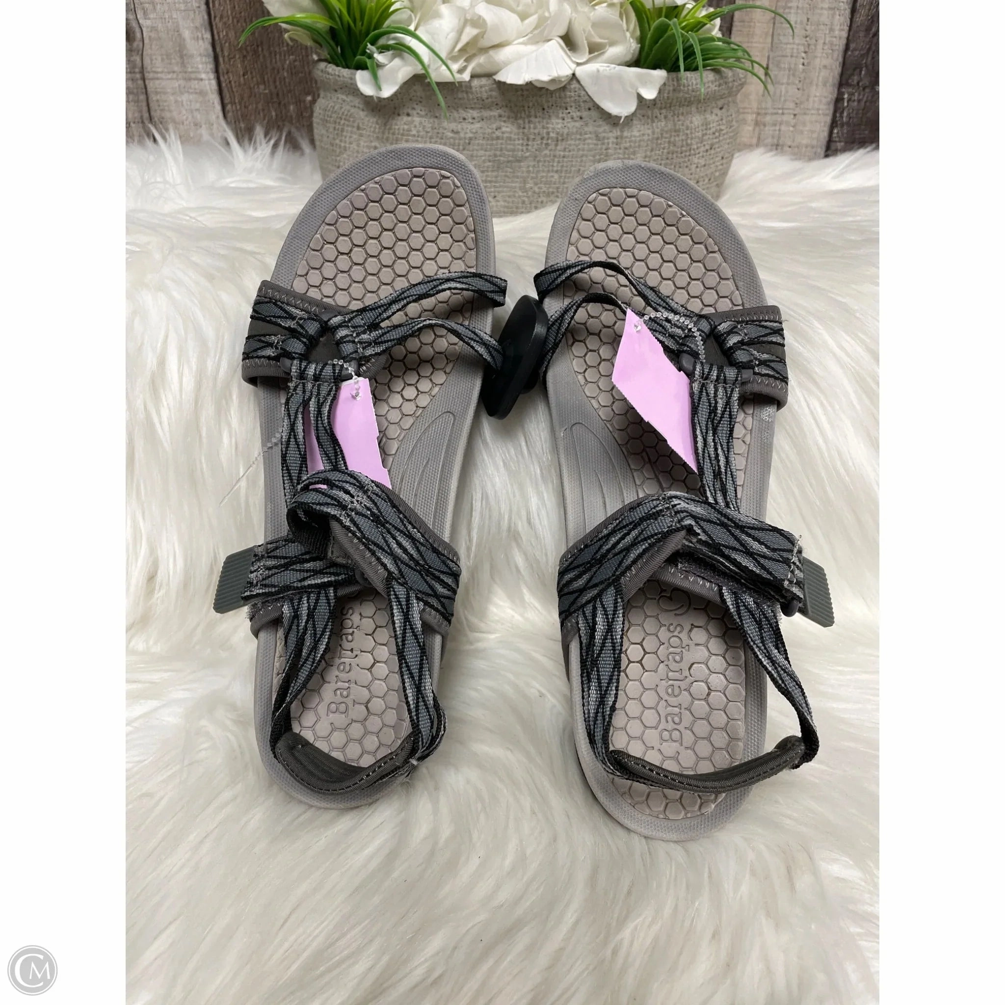 Sandals Sport By Bare Traps In Grey, Size: 8