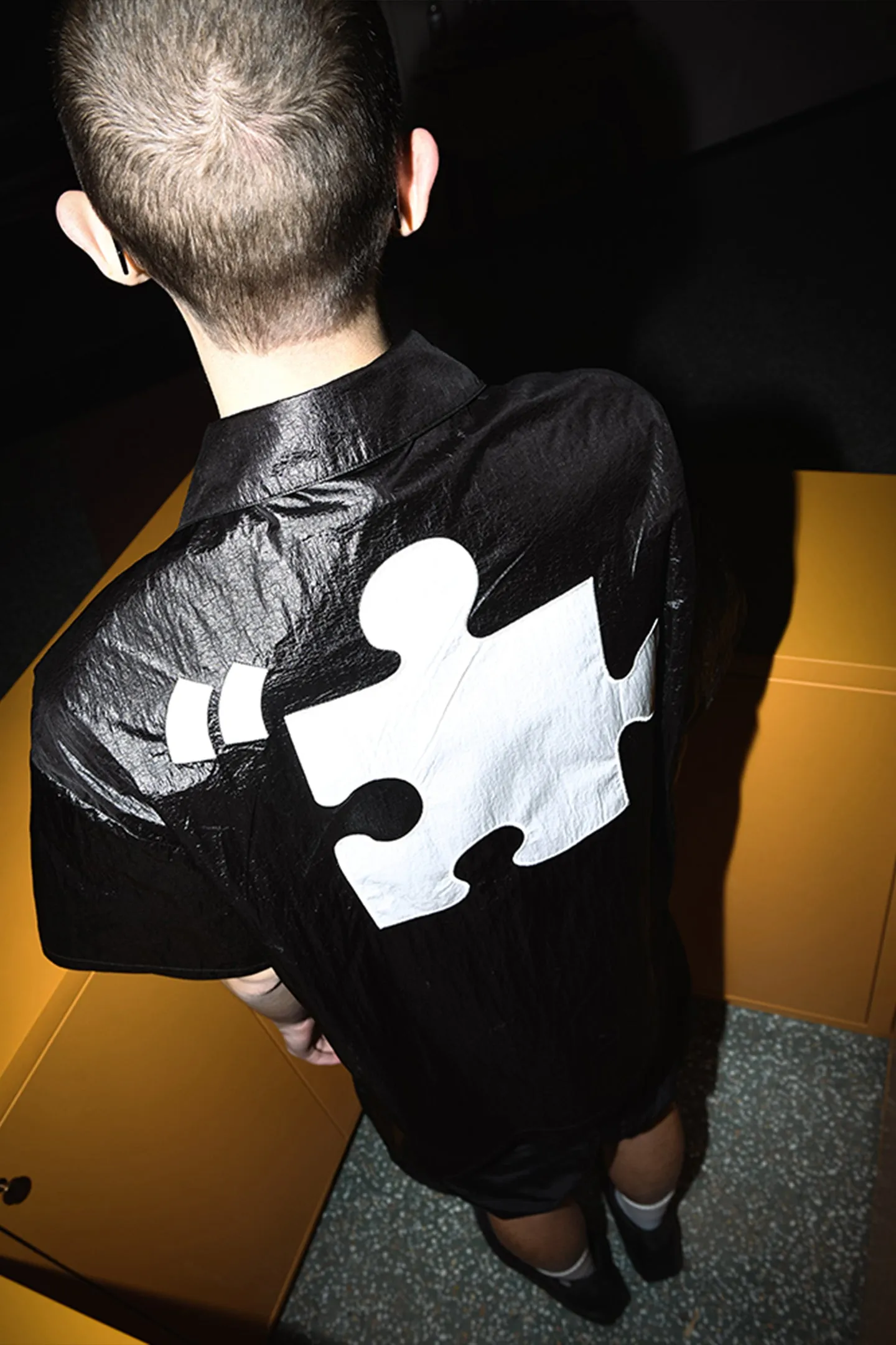 Specially Made Imitation Plastic Texture Thin Breathable Fabric Short Sleeve Shirt