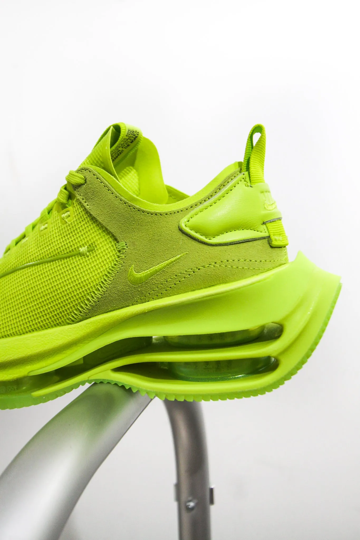 W ZOOM DOUBLE STACKED VOLT
