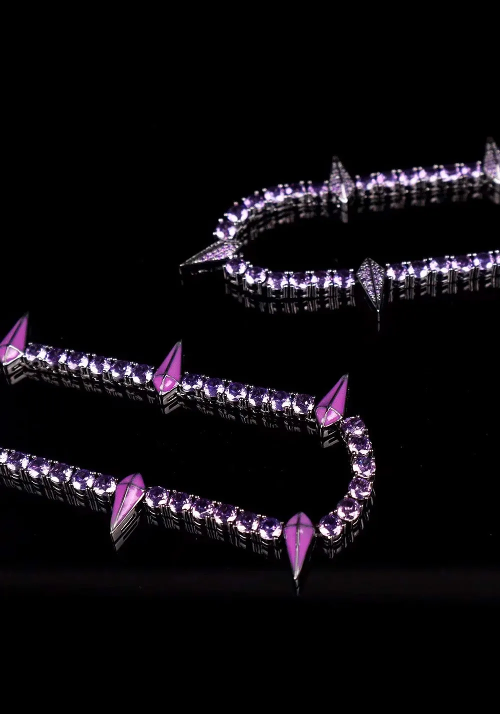 WIC Full Zirconium Black Zircon Necklace.